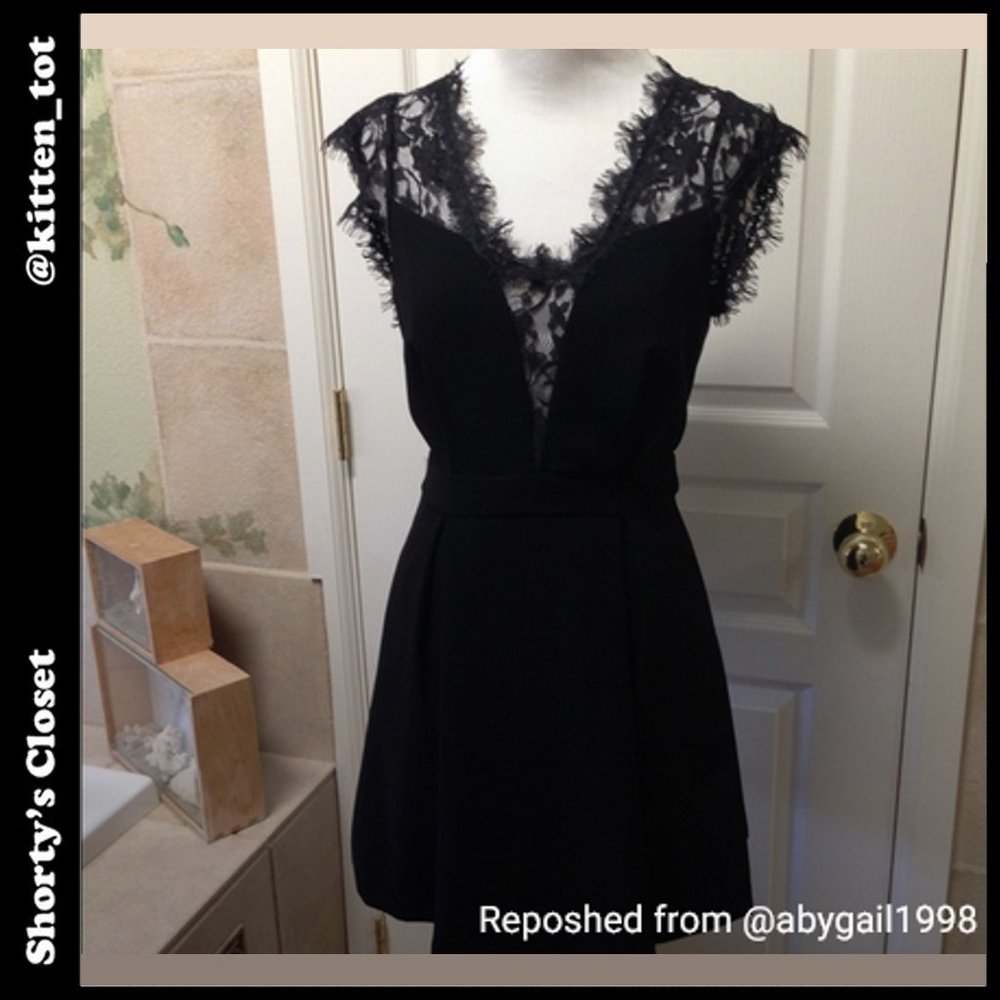 🚫SOLD🚫 Like new! Little black dress WITH POCKETS